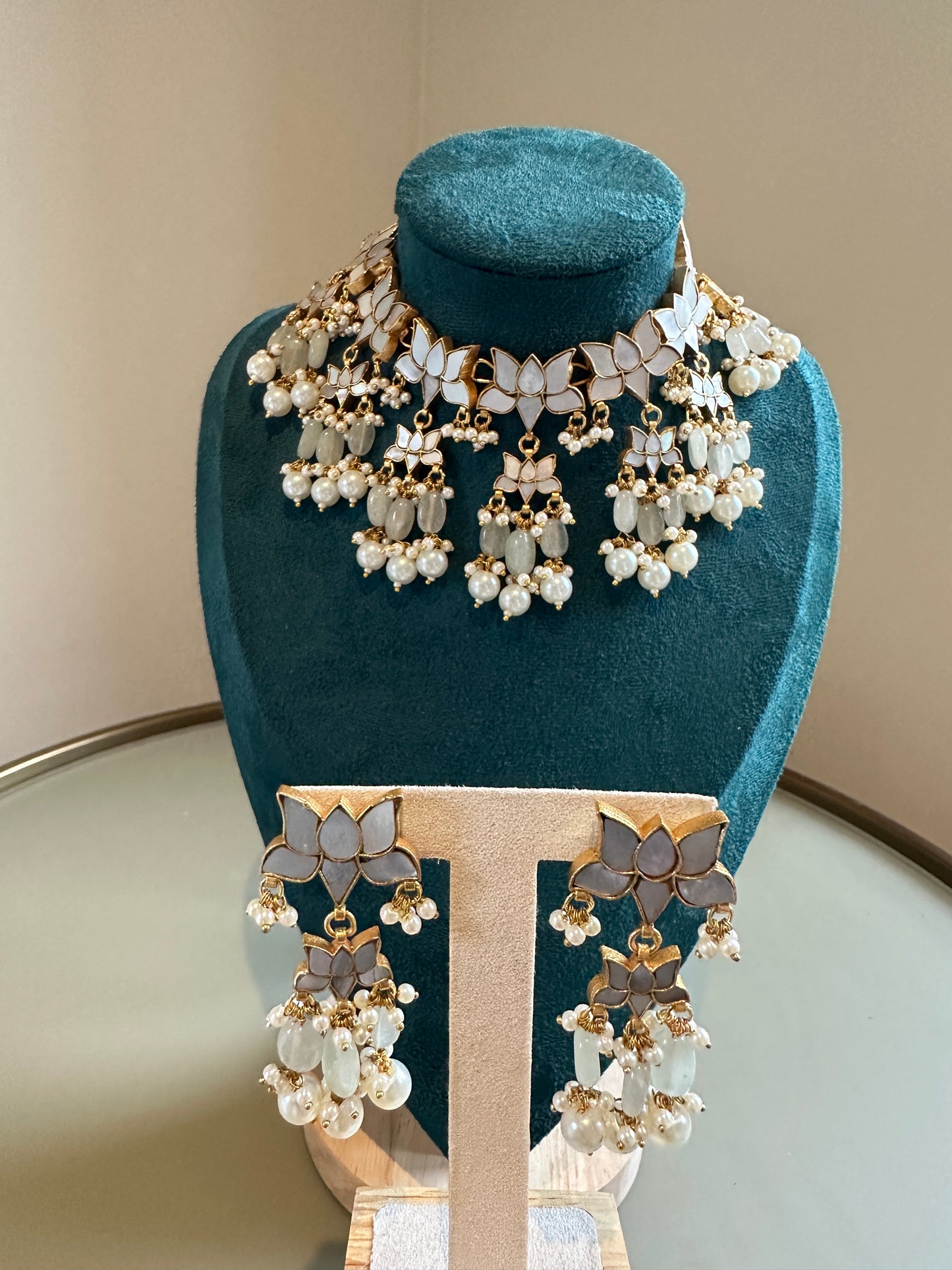 MOTHER OF PEARL CHOKAR