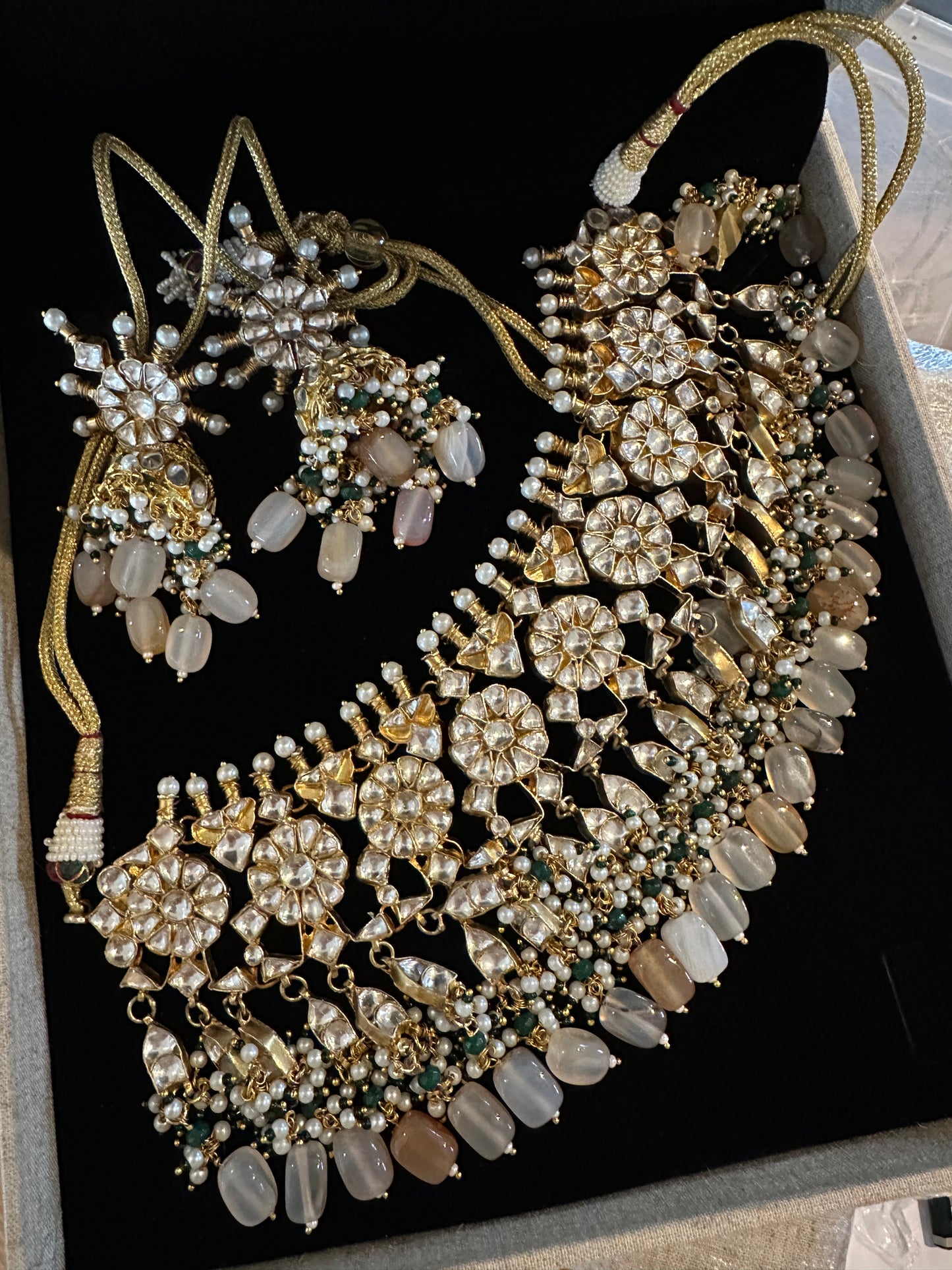 CHOKAR & JHUMKAS SET